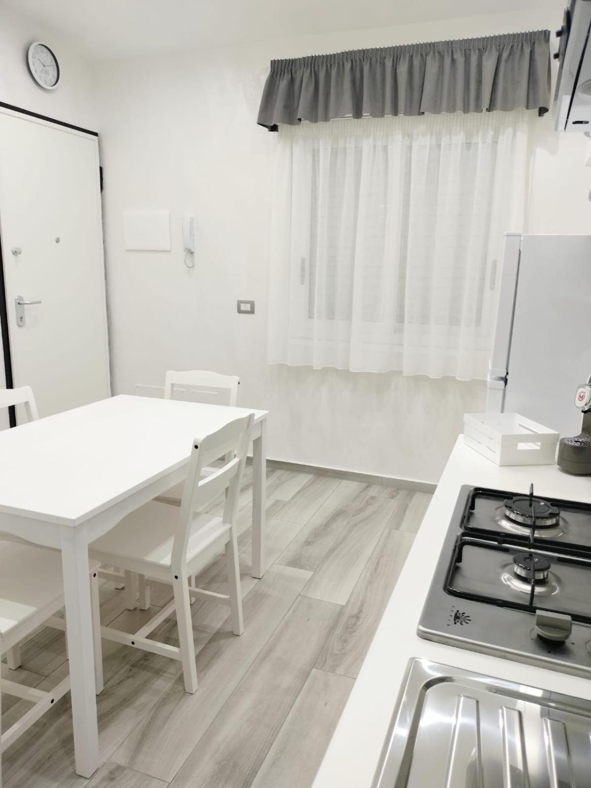 Appartamento Le Roche Noir 11 Aeroporto di Catania Fontana Rossa