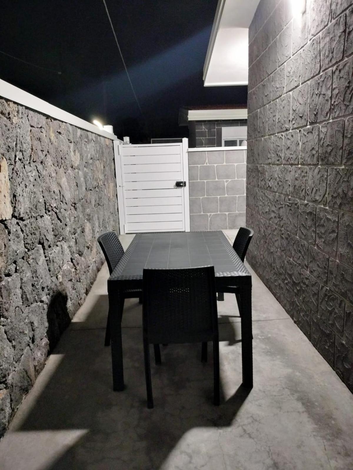 Appartamento Le Roche Noir 11 Aeroporto di Catania Fontana Rossa