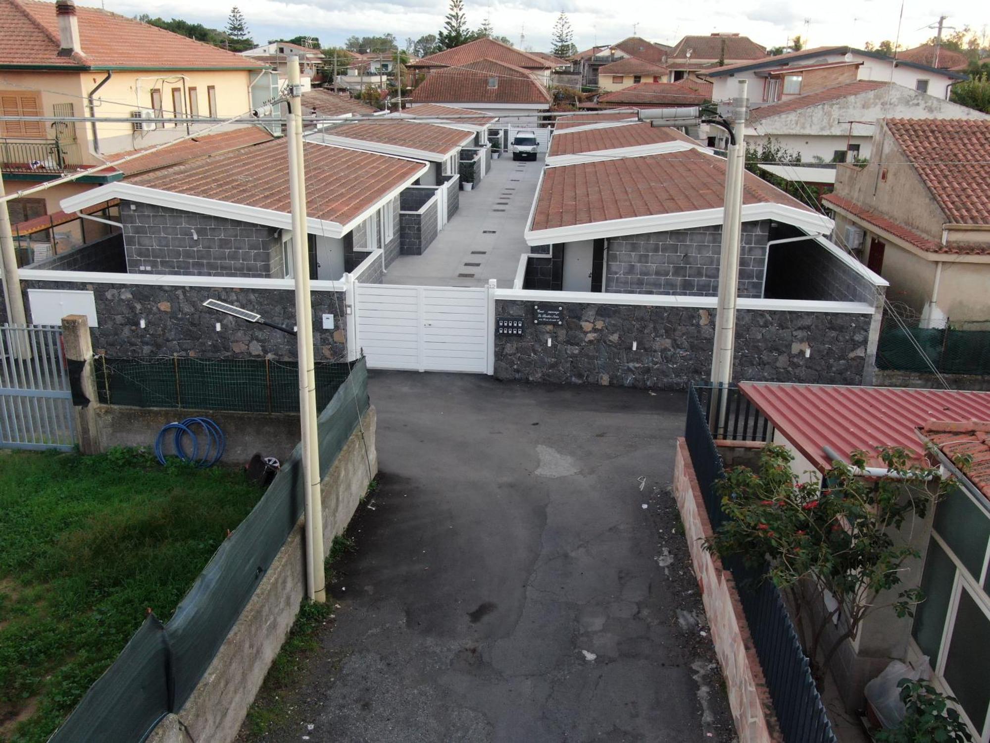 Appartamento Le Roche Noir 11 Aeroporto di Catania Fontana Rossa